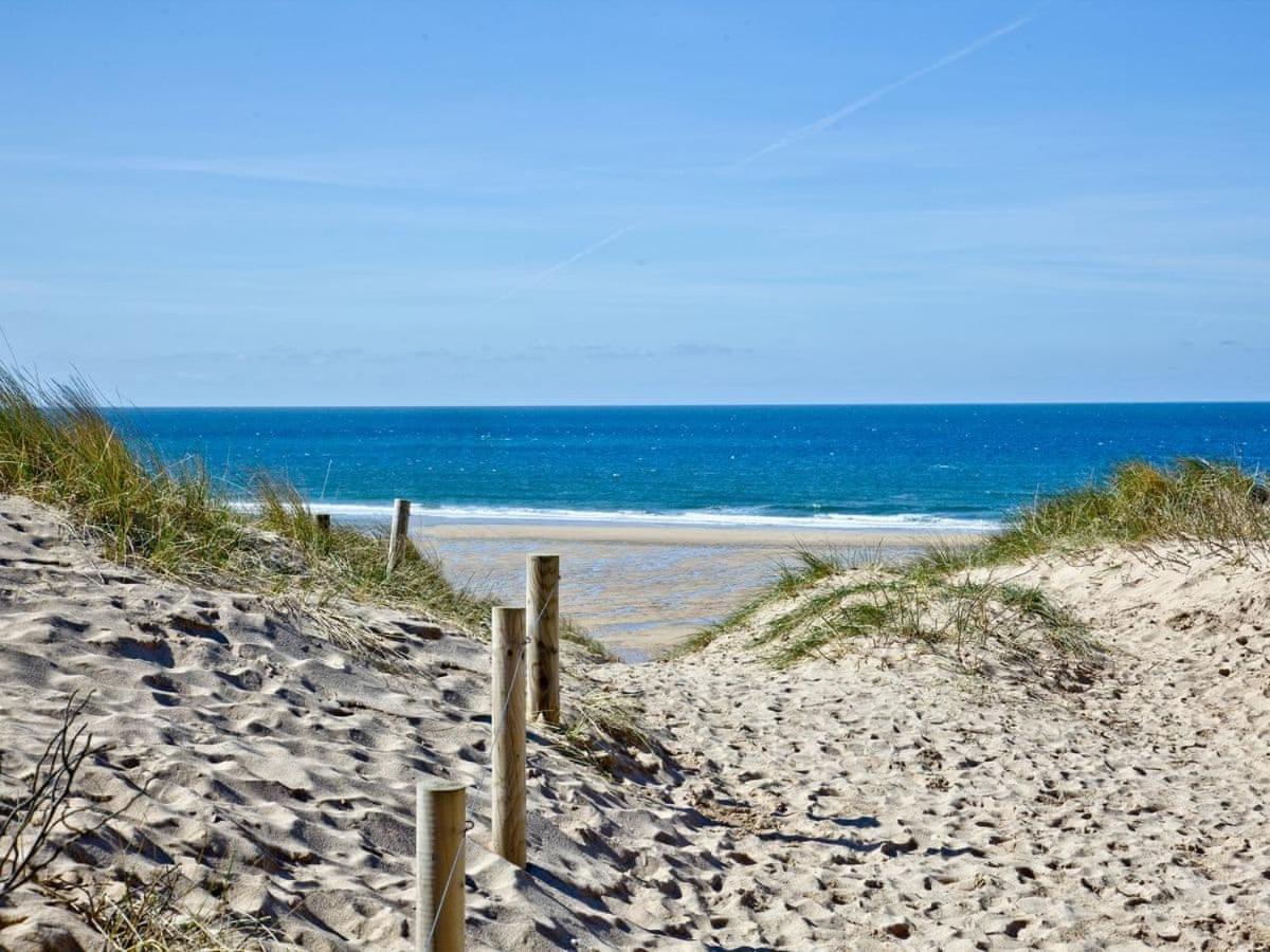Beaches At Bredon Court Apartment