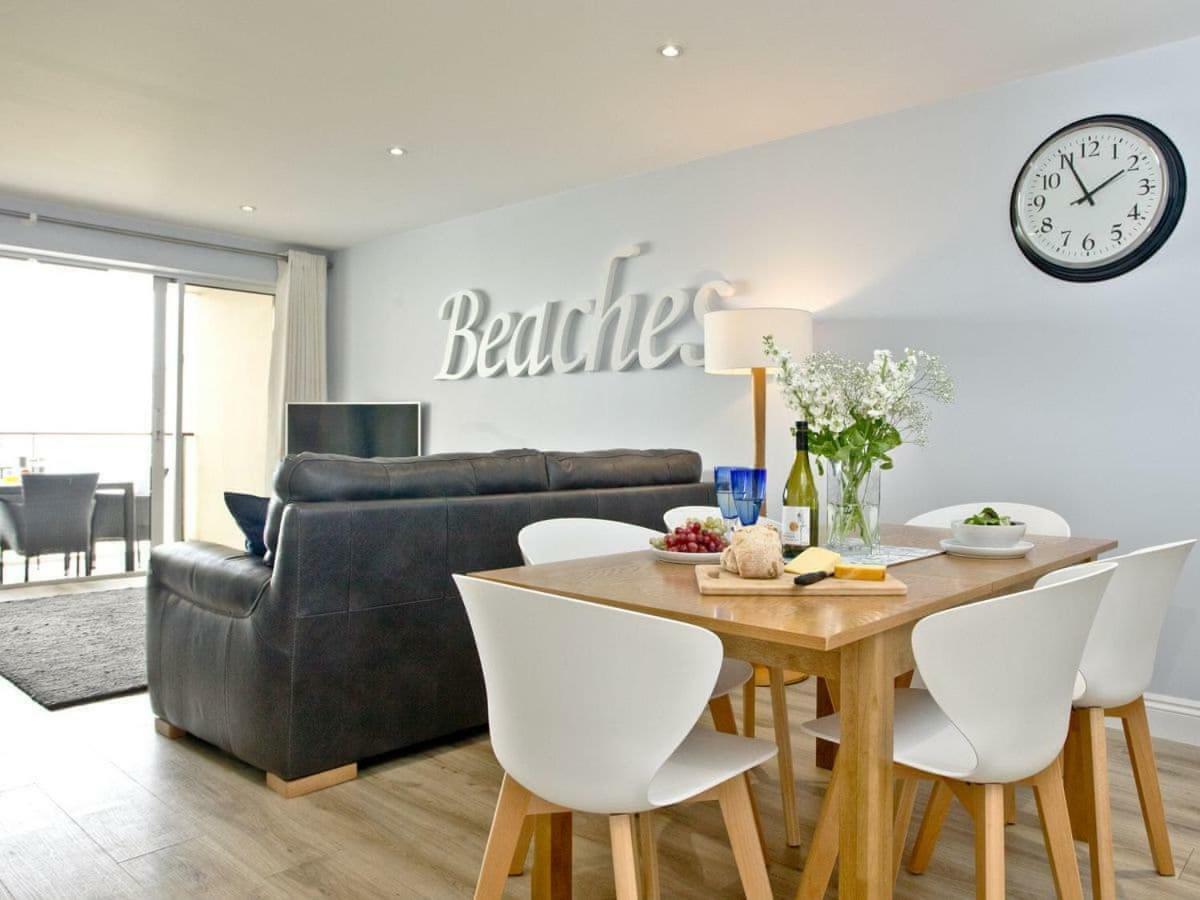 Apartment Beaches At Bredon Court