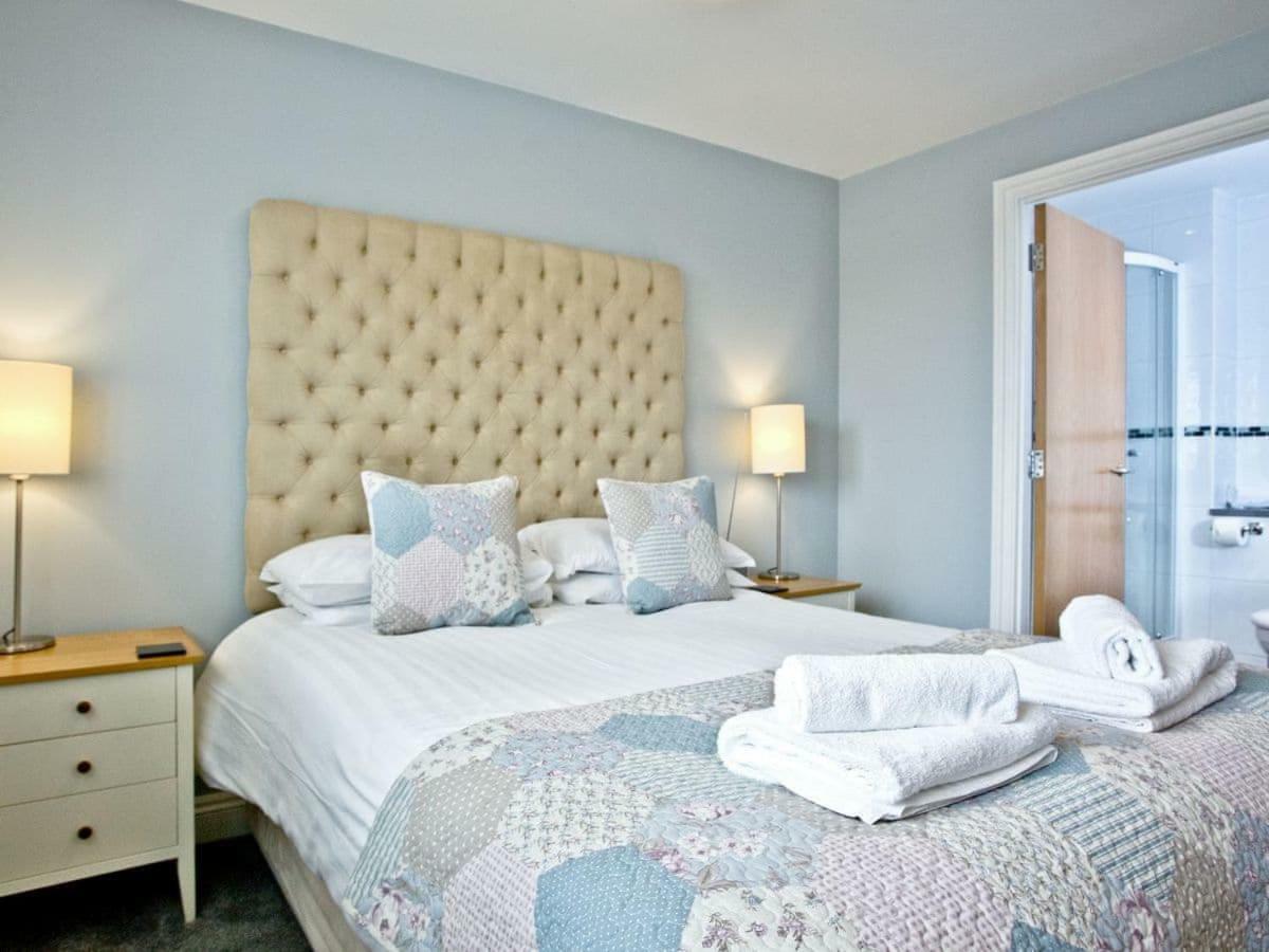 Apartment Beaches At Bredon Court